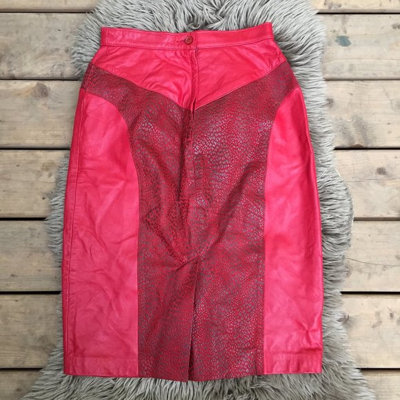Rumors n' Gossyp 1980s vintage red leather pencil skirt w/pockets - size… - Picture 4 of 11